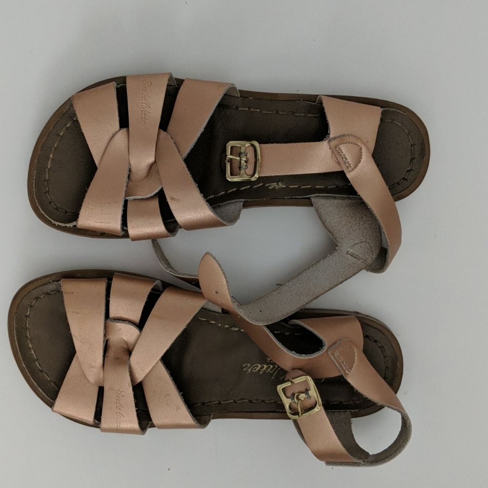 Girls Rose Gold Saltwater Sandals Size 1